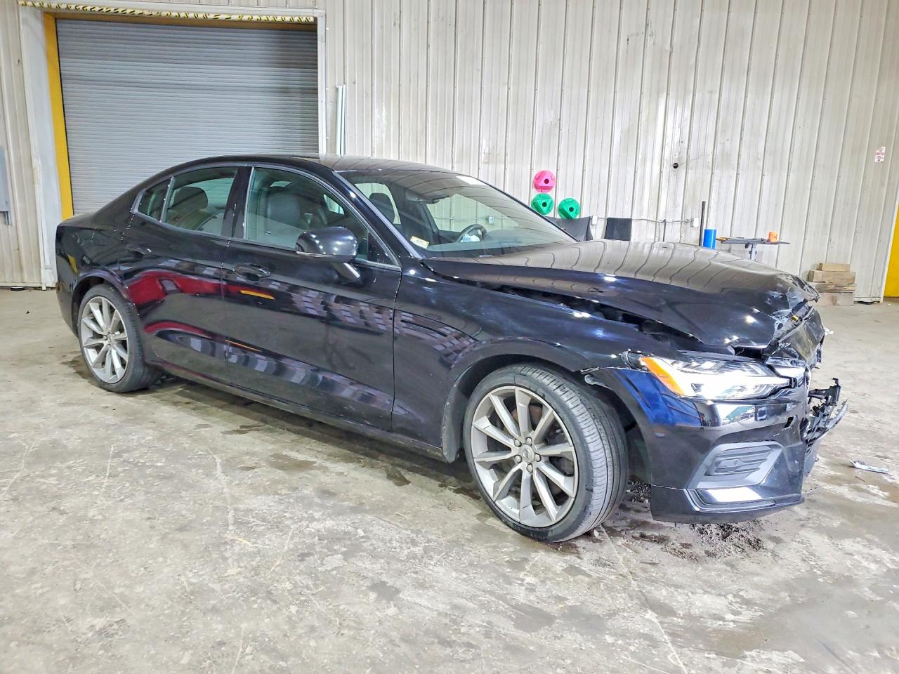 2020 VOLVO S60 Momentum