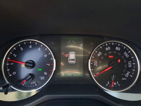 2021 TOYOTA RAV4 XLE