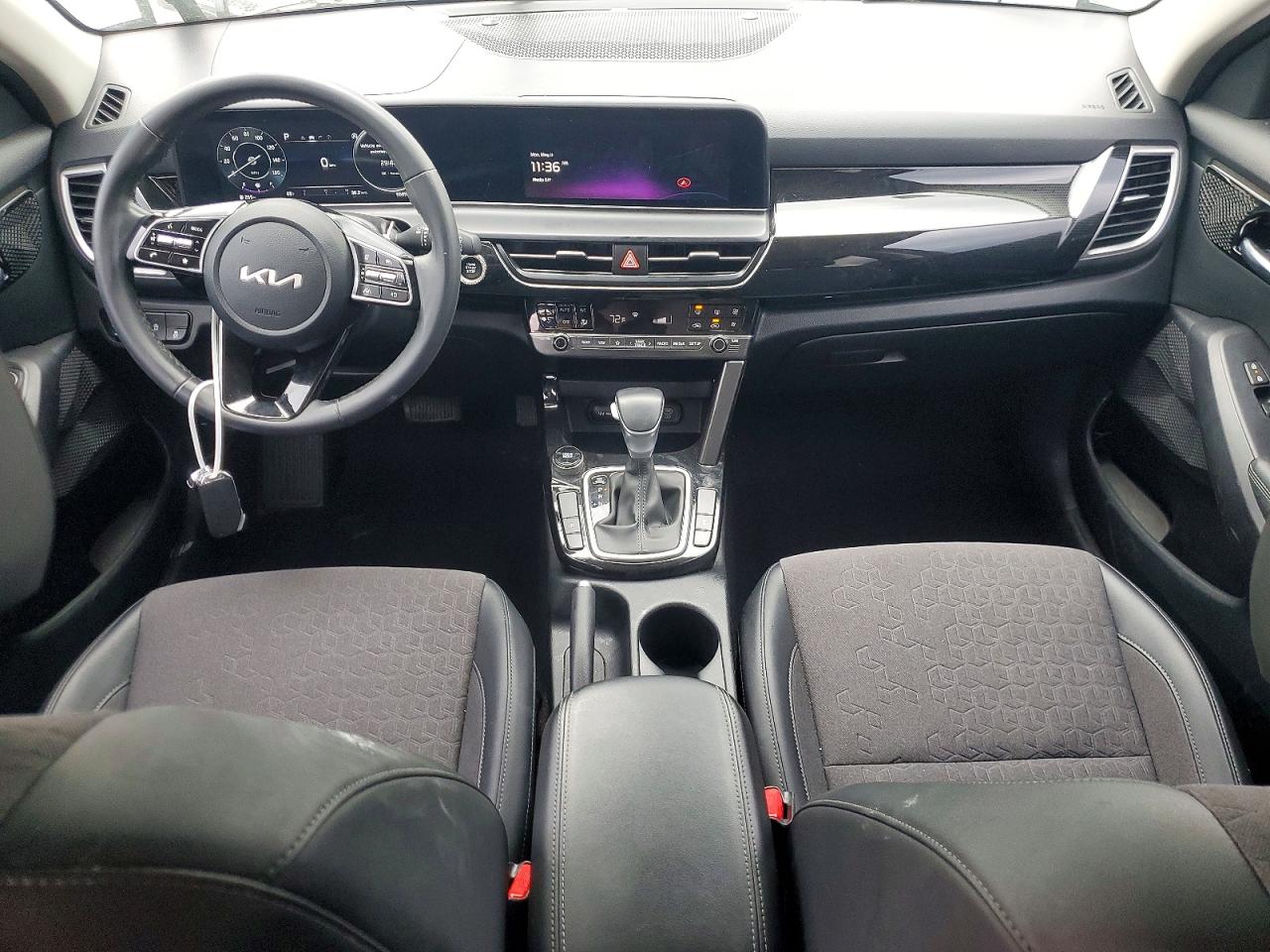 2024 KIA SELTOS S, X-Line