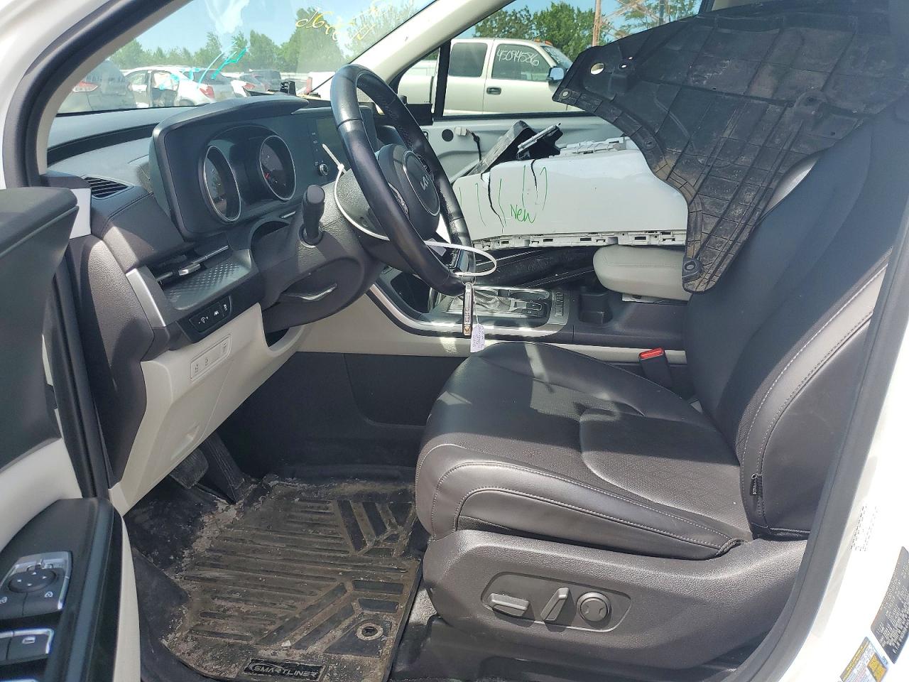 2023 KIA CARNIVAL LX, LX Seat Package