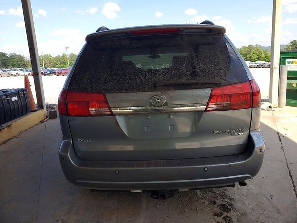 2013 TOYOTA SIENNA