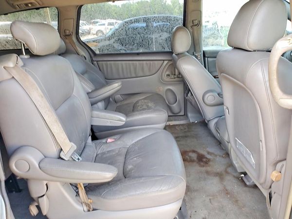 2013 TOYOTA SIENNA