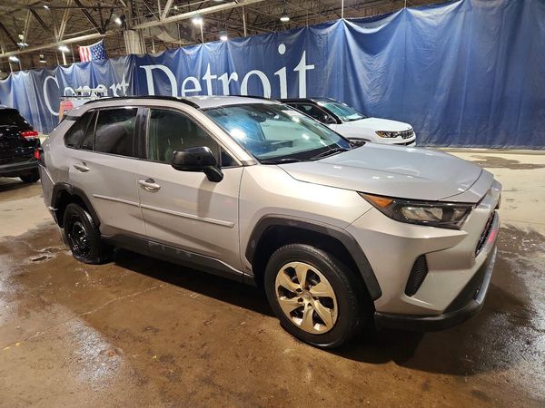 2020 TOYOTA RAV4 LE