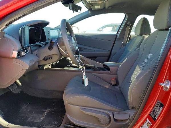 2022 HYUNDAI ELANTRA