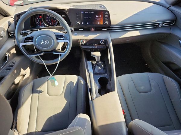 2022 HYUNDAI ELANTRA