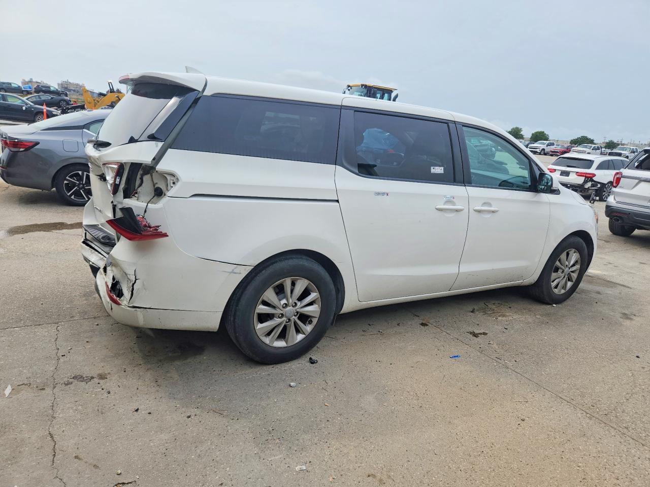 2017 KIA SEDONA LX