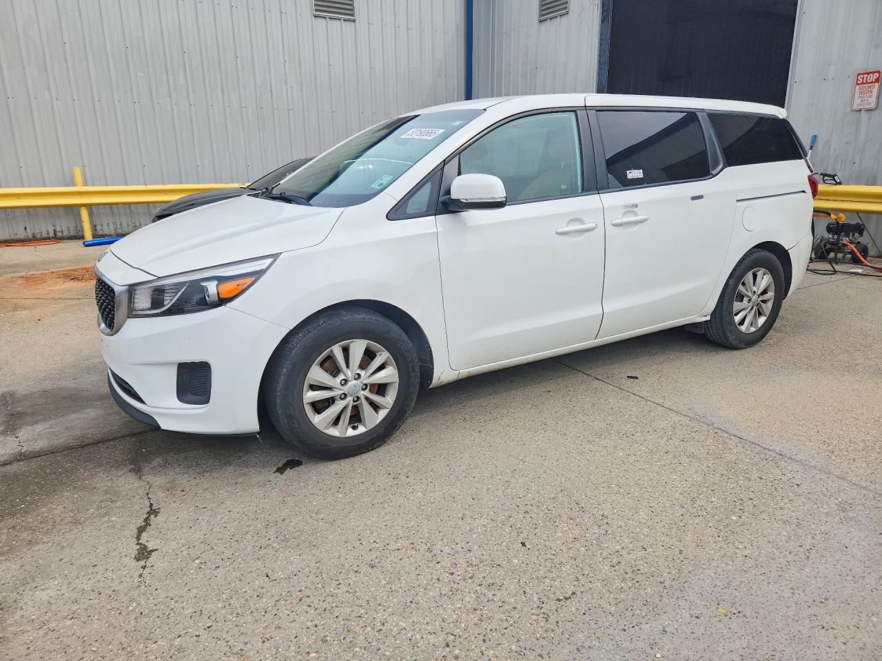 2017 KIA SEDONA LX