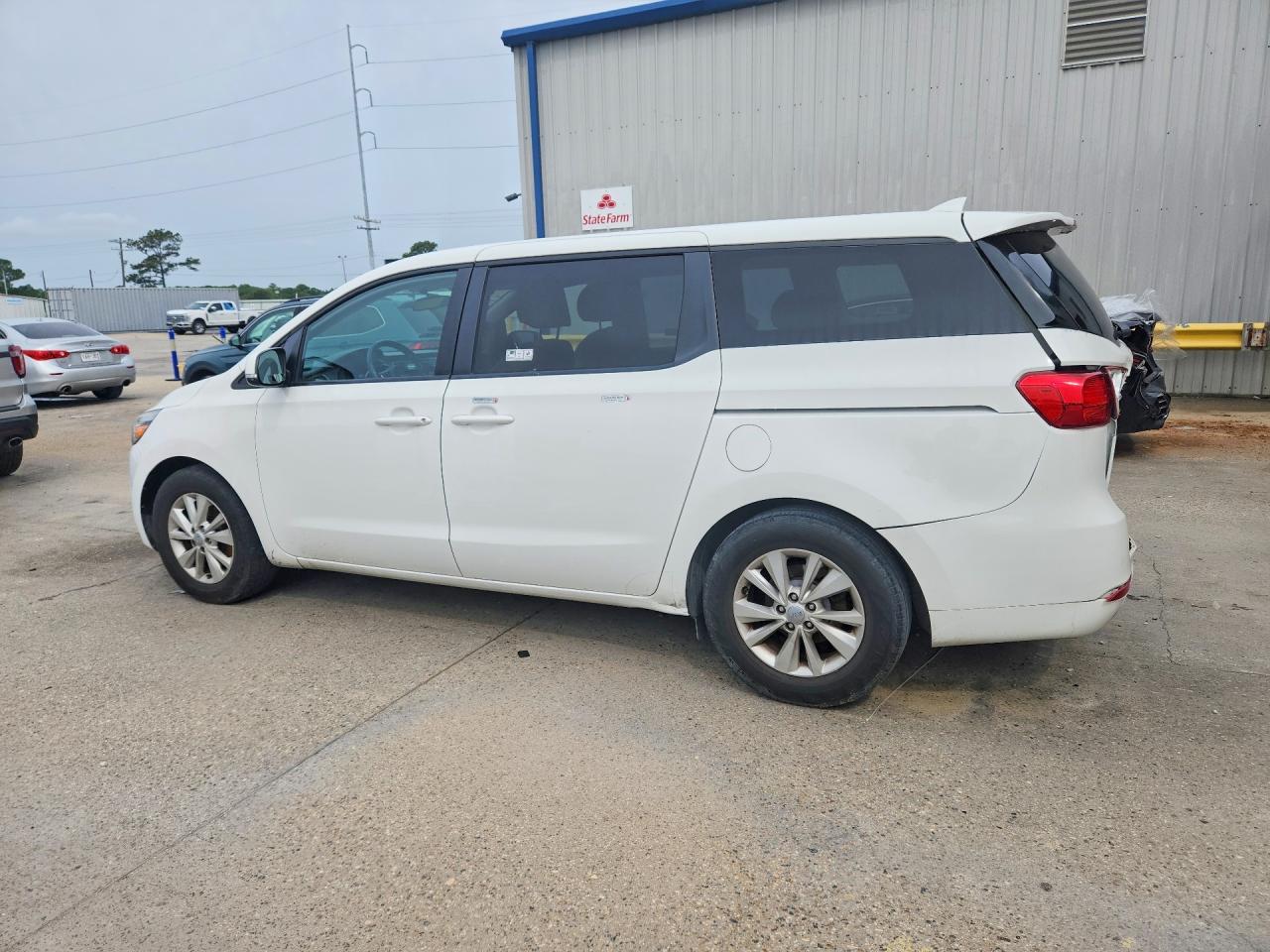 2017 KIA SEDONA LX