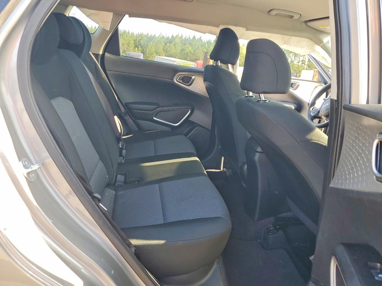 2023 KIA SOUL LX, S
