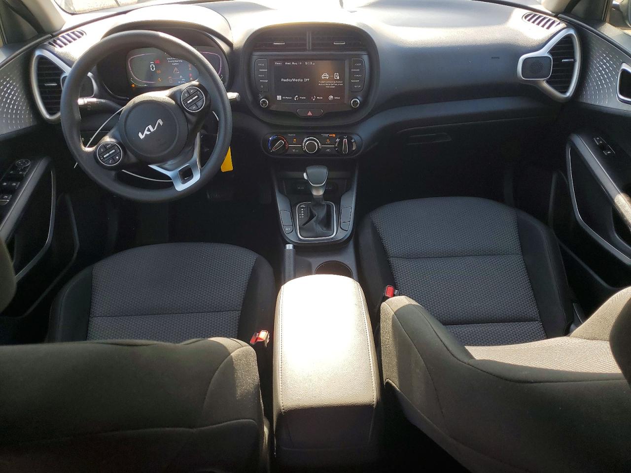 2023 KIA SOUL LX, S