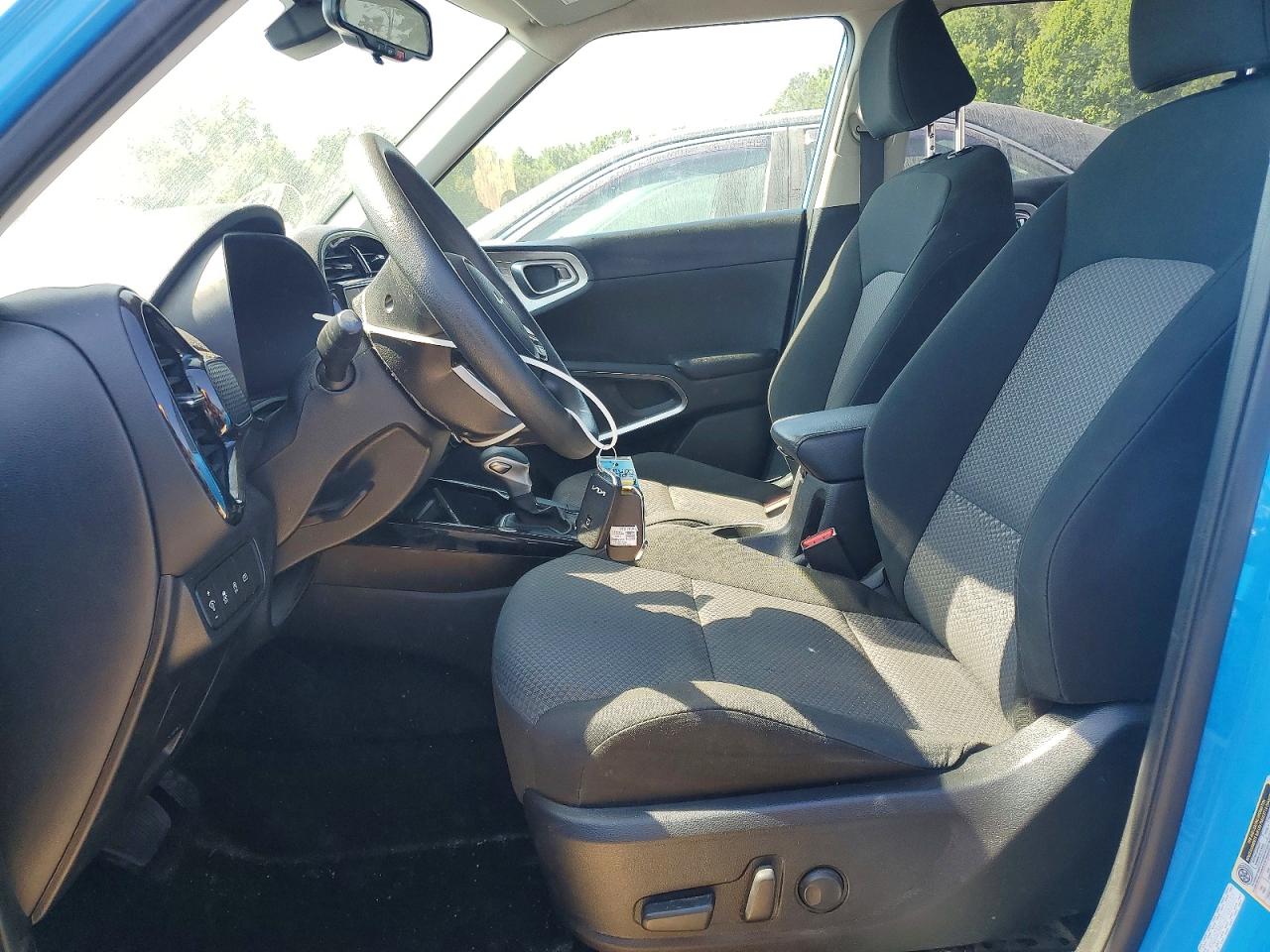 2025 KIA SOUL LX, S