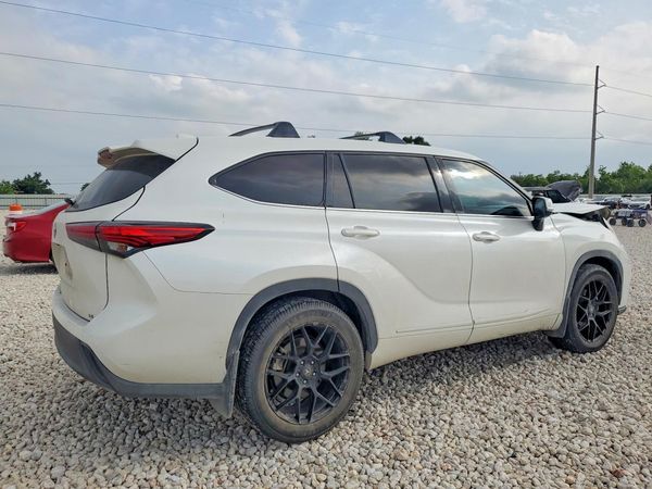 2021 TOYOTA HIGHLANDER LE