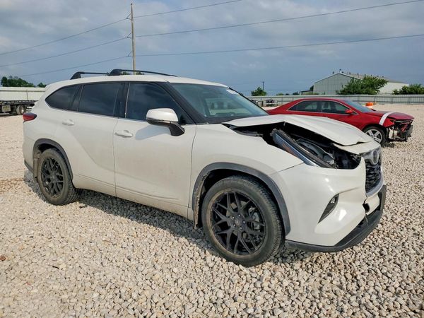 2021 TOYOTA HIGHLANDER LE