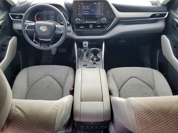 2021 TOYOTA HIGHLANDER LE