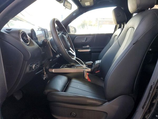 2022 MERCEDES-BENZ GLB GLB250