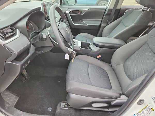2022 TOYOTA RAV4 LE