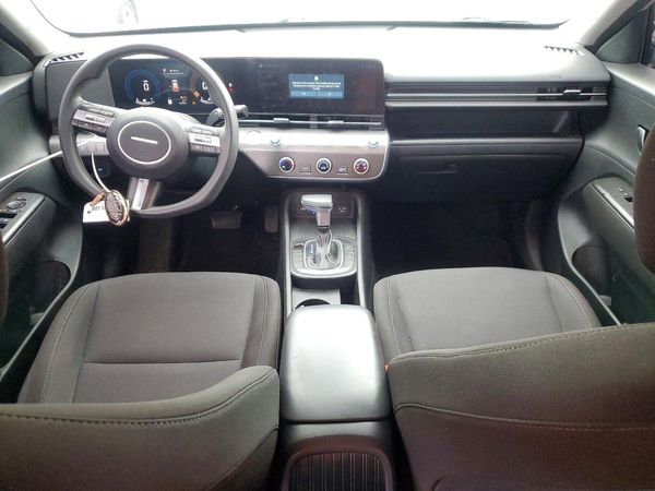 2024 HYUNDAI KONA SE