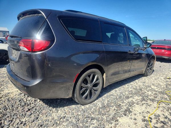 2019 CHRYSLER PACIFICA Touring L Plus — PSRA