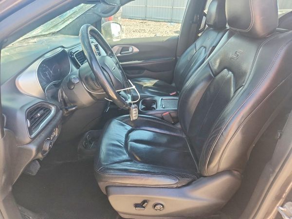 2019 CHRYSLER PACIFICA Touring L Plus — DENT