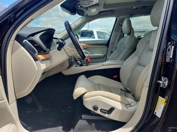 2020 VOLVO XC90