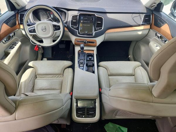 2020 VOLVO XC90