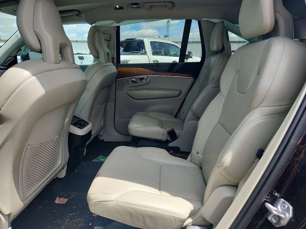 2020 VOLVO XC90