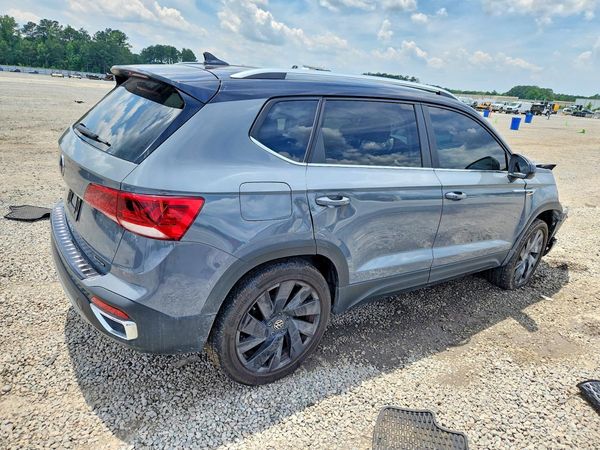 2024 VOLKSWAGEN TAOS 4Motion SE