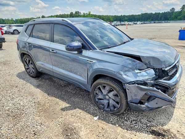 2024 VOLKSWAGEN TAOS 4Motion SE