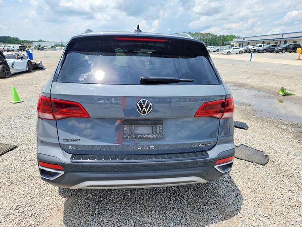 2024 VOLKSWAGEN TAOS 4Motion SE