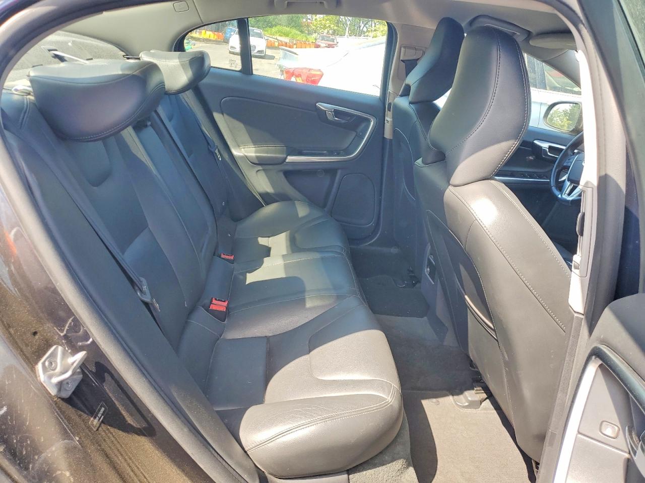 2016 VOLVO S60 SV32 Base