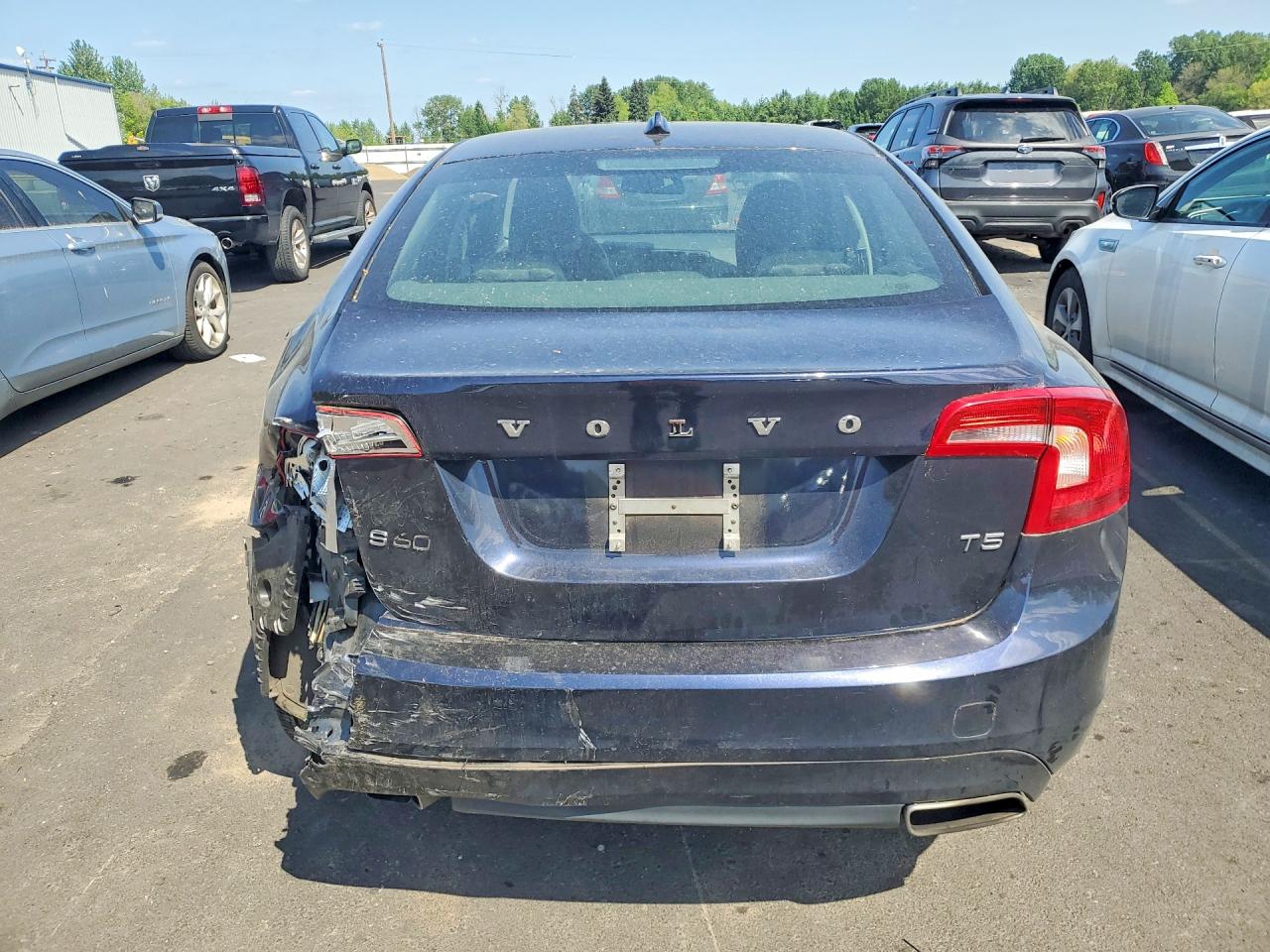 2016 VOLVO S60 SV32 Base