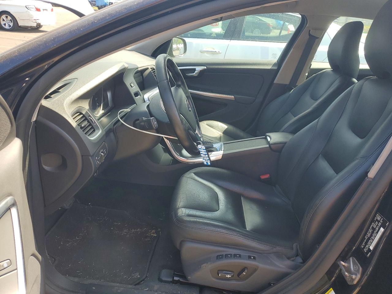 2016 VOLVO S60 SV32 Base