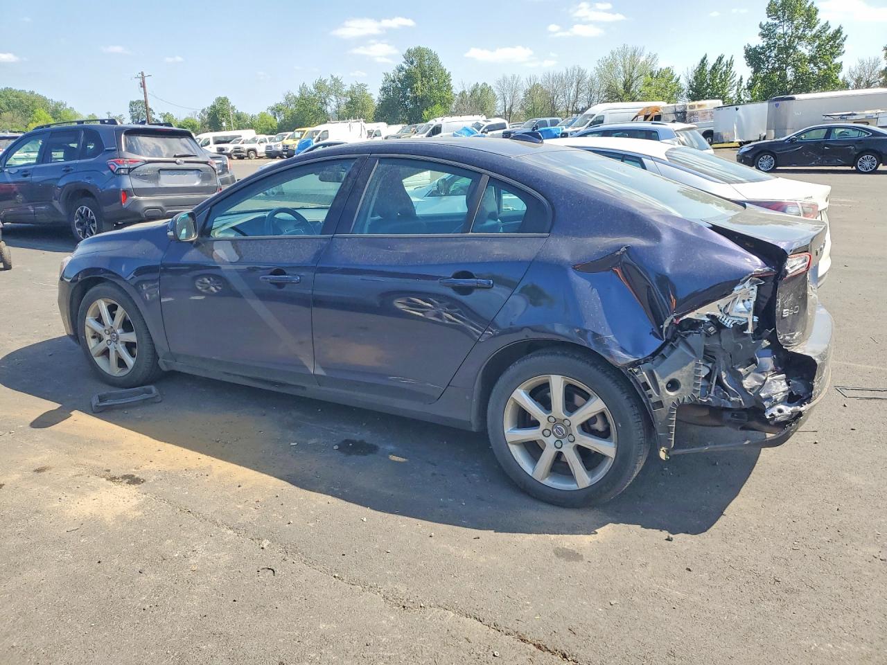 2016 VOLVO S60 SV32 Base