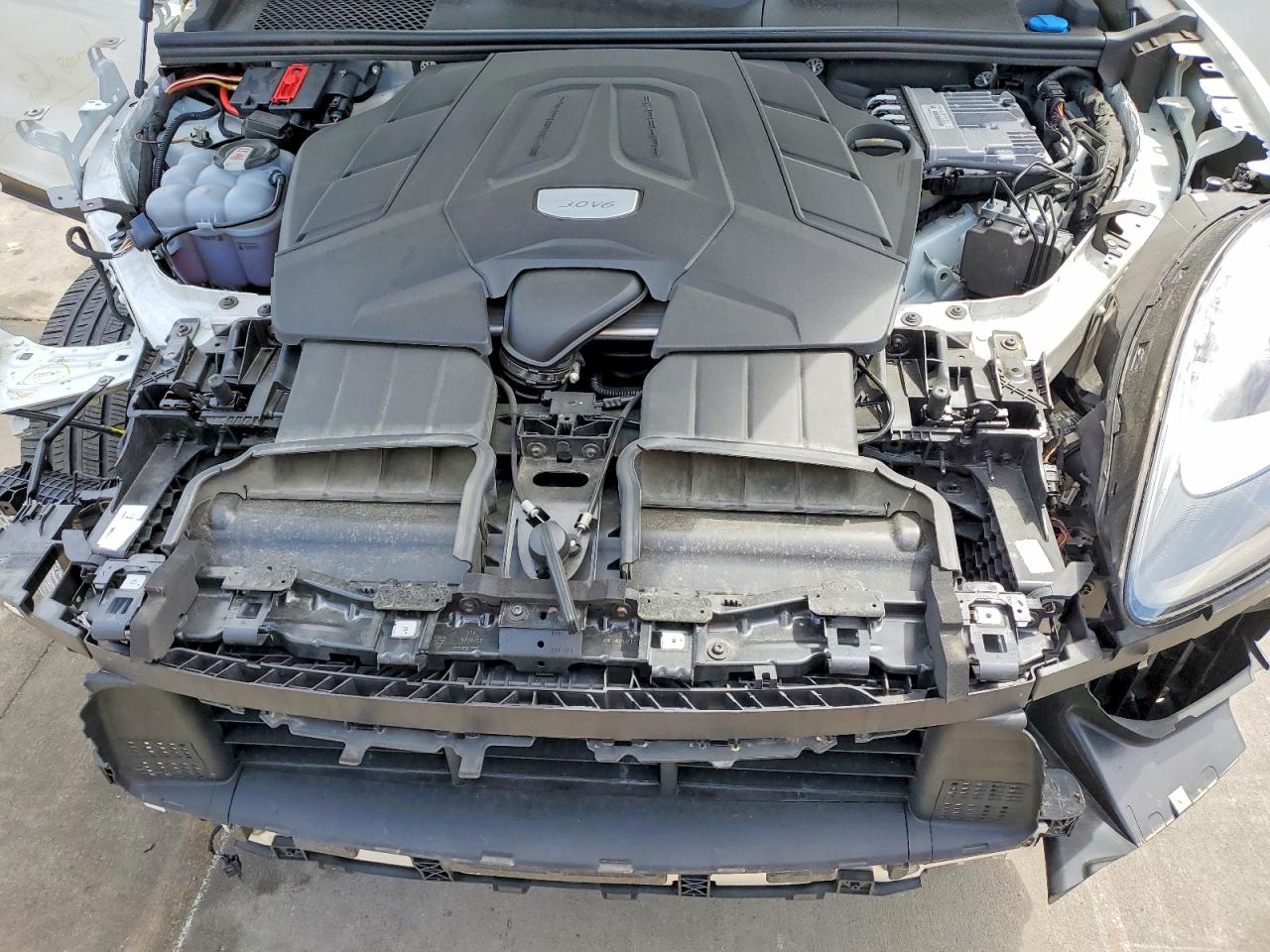 2023 PORSCHE CAYENNE