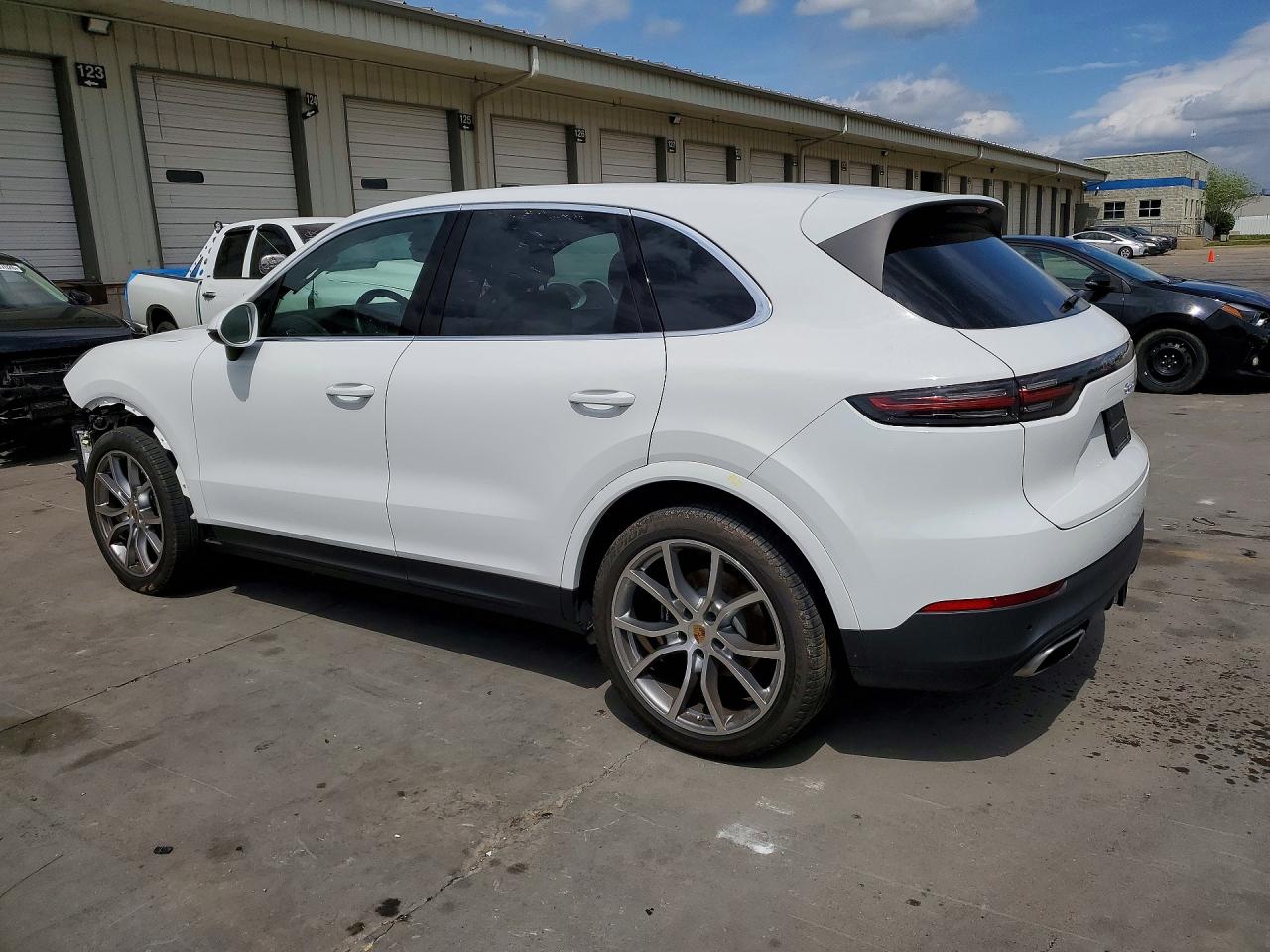 2023 PORSCHE CAYENNE