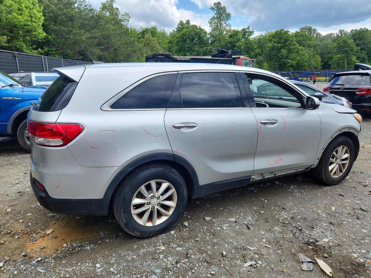 2017 KIA SORENTO L, LX
