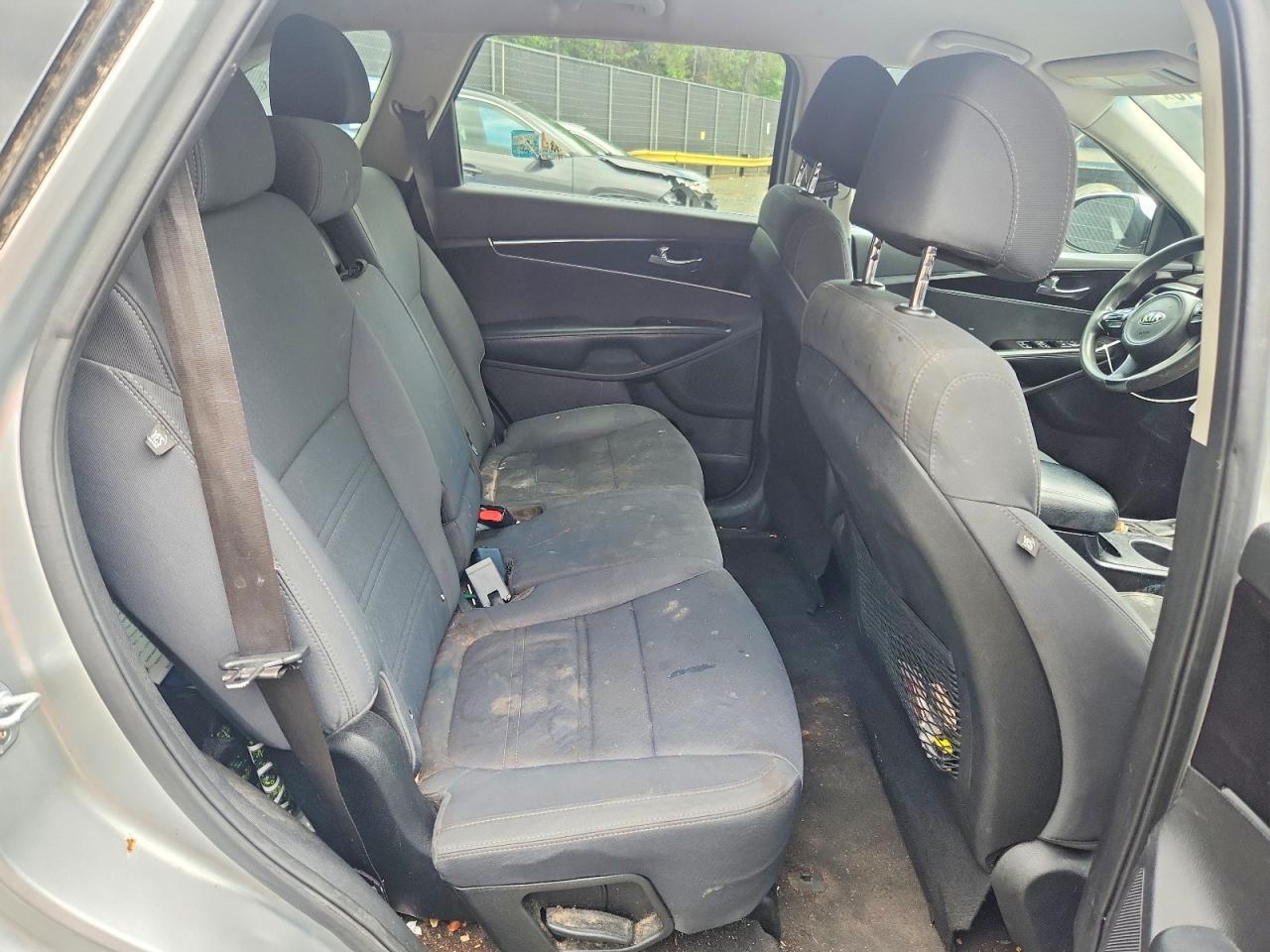 2017 KIA SORENTO L, LX