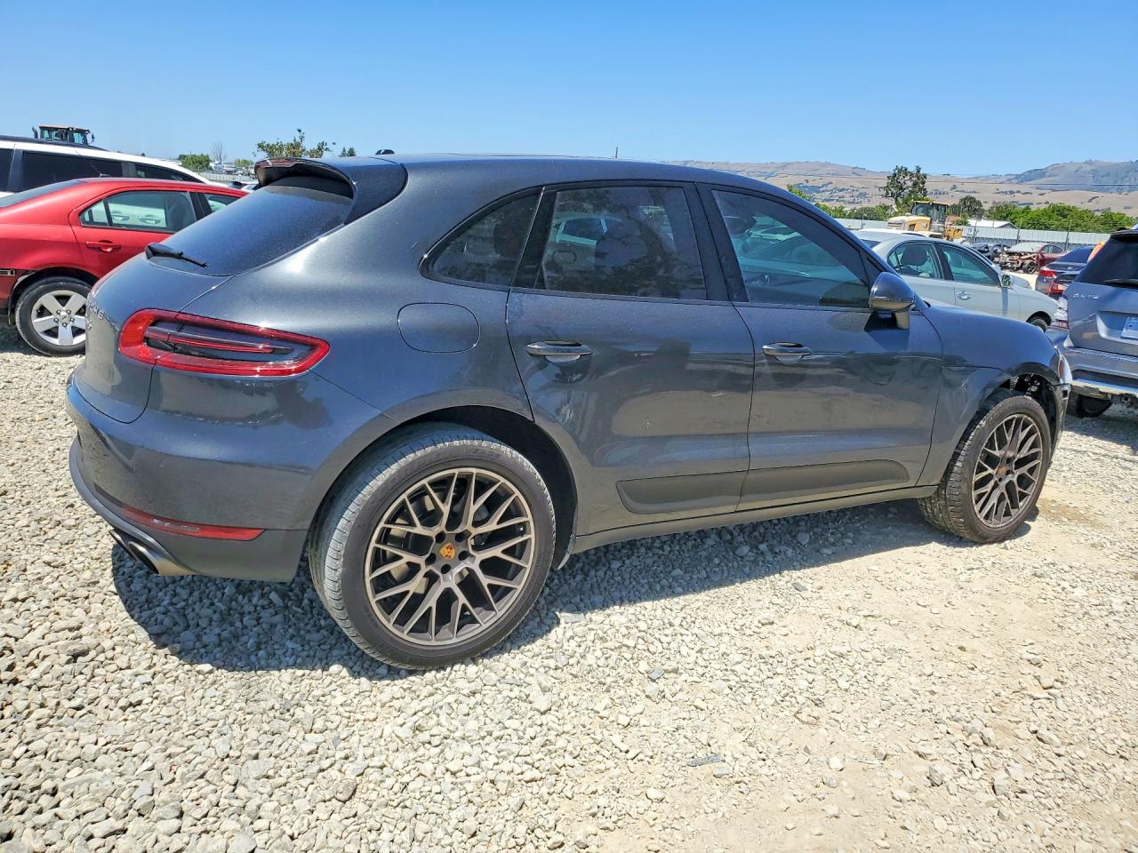 2017 PORSCHE MACAN