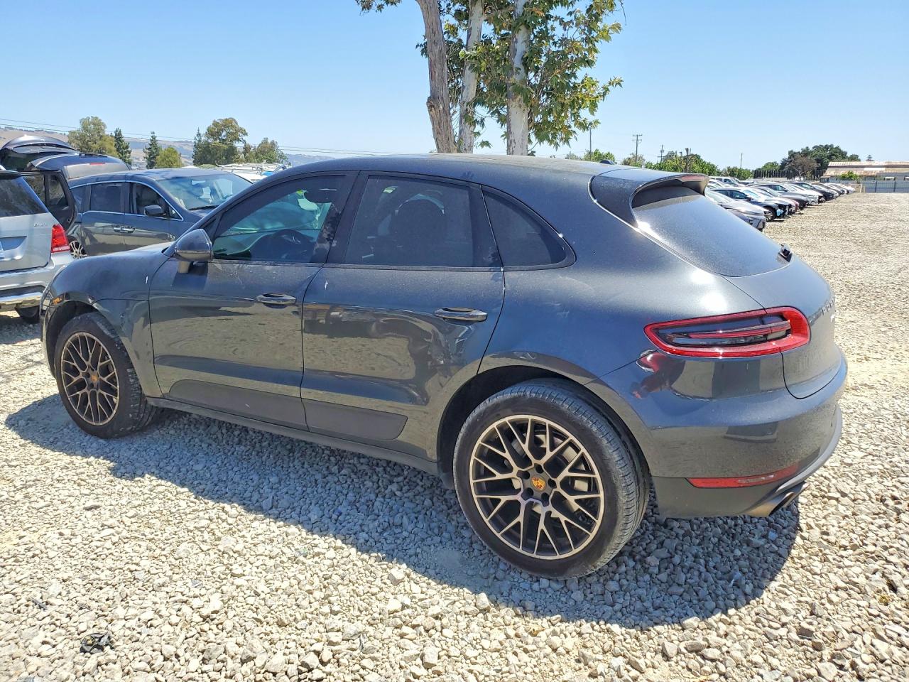 2017 PORSCHE MACAN