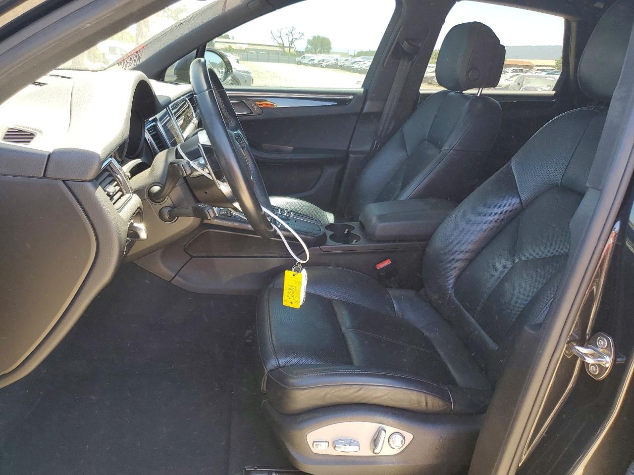 2017 PORSCHE MACAN