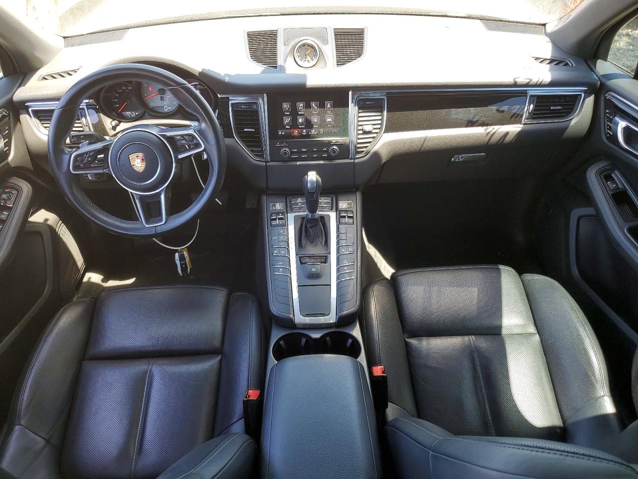 2017 PORSCHE MACAN