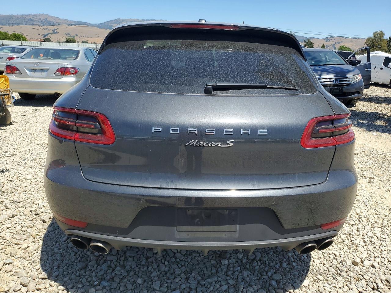 2017 PORSCHE MACAN