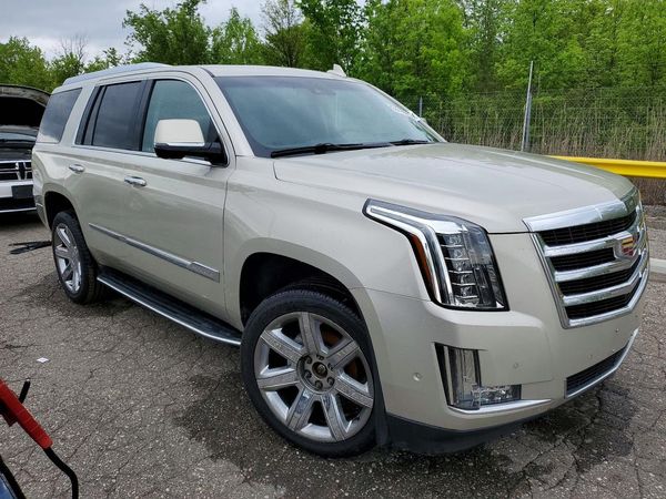 2017 CADILLAC ESCALADE Luxury