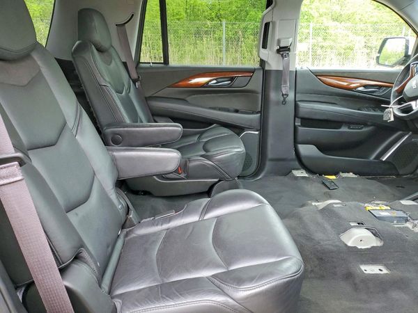 2017 CADILLAC ESCALADE Luxury