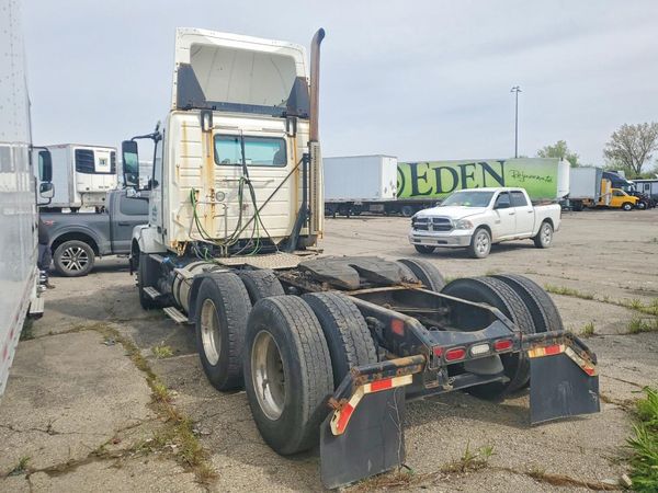 2014 VOLVO VN