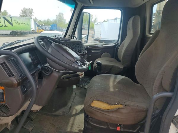 2014 VOLVO VN