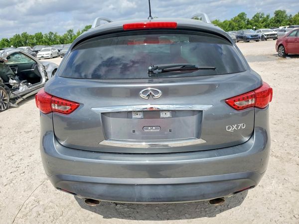 2017 INFINITI QX70