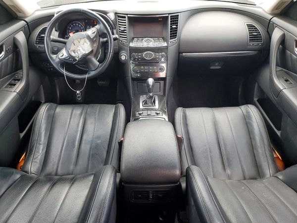 2017 INFINITI QX70