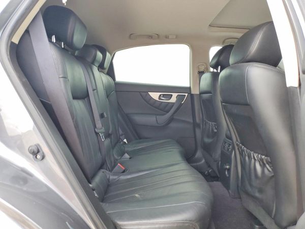 2017 INFINITI QX70