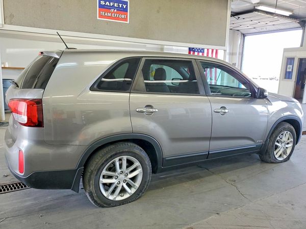 2014 KIA SORENTO Base/ LX